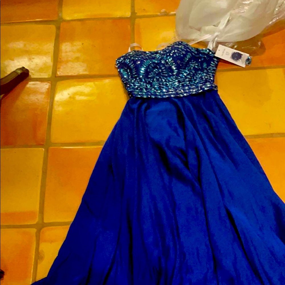 Sherri Hill Size 4 NWT